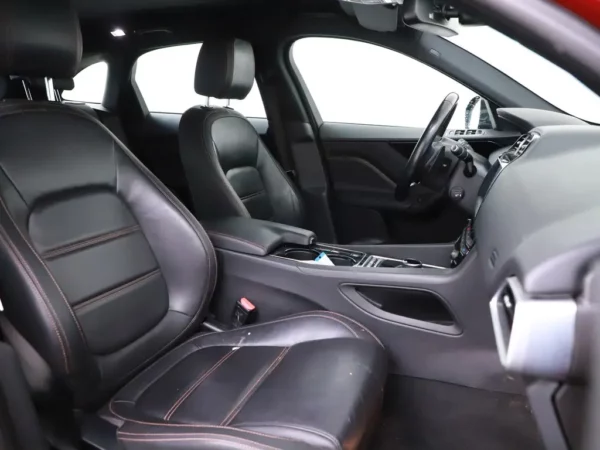 Photo 22 of 29 of SADCA2BN9HA071223 Jaguar F-Pace 2.0 Aut. Portfolio AWD 20d