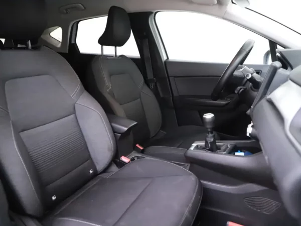 Photo 22 of 29 of VF1RJB00068086046 Renault Captur 1.0 TCe 100 Bi-Fuel Business Zen LED