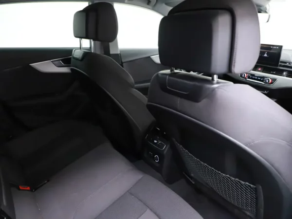 Photo 22 of 30 of WAUZZZF58LA021775 Audi A5 Sportback 40 TFSI Aut. Launch edition Business LED