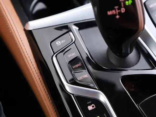 Photo 22 of 35 of WBA11CG000CL71888 BMW 5 Serie Touring 530e Business Edition Plus M-Pack