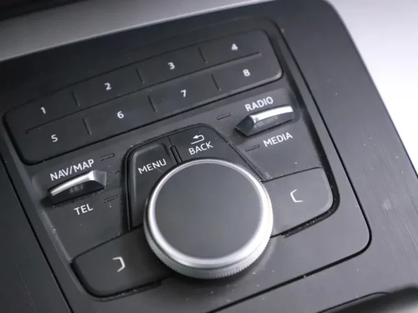 Photo 22 of 39 of WAUZZZFY7H2018880 Audi Q5 2.0 TFSI quattro Design Pro Line Plus LED