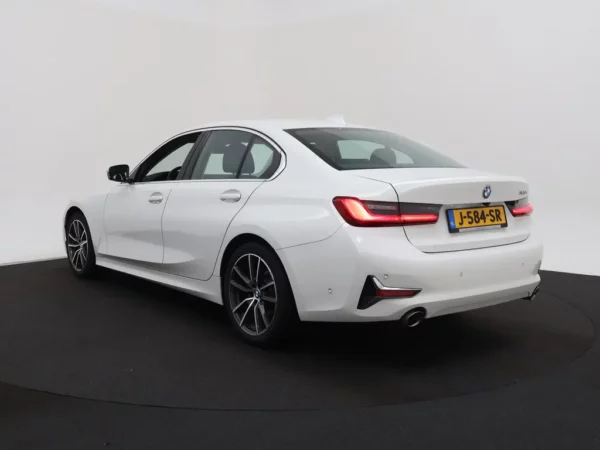 Photo 23 of 23 of WBA5F71090A415661 BMW 3-serie 320i High Executive (4-drs Sedan)