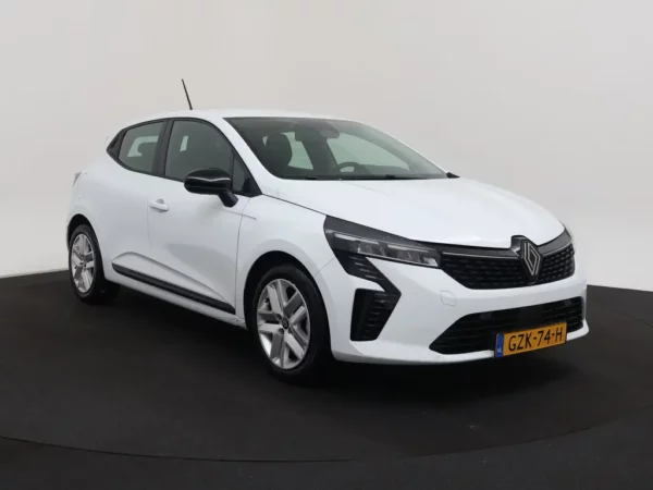 Photo 23 of 24 of VF1RJA00074068634 Renault Clio 1.6 E-Tech Full Hybrid 145