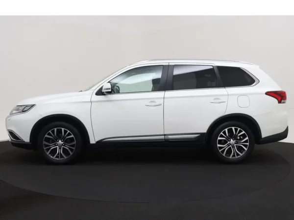 Photo 23 of 26 of JMBXTGF7WGZ002412 Mitsubishi Outlander 2.0 Aut. Executive Ed 7 Persoons Nav