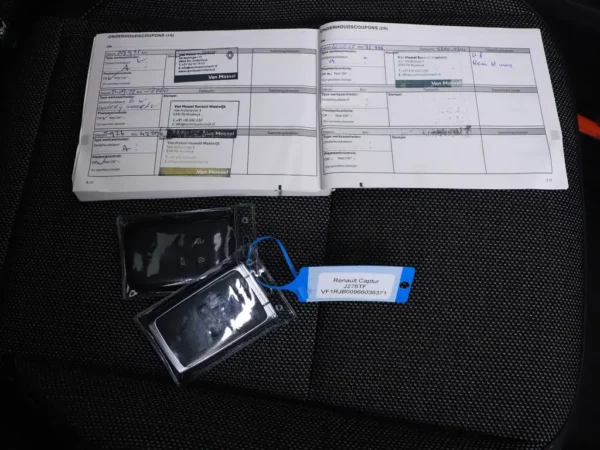 Photo 23 of 28 of VF1RJB00966036371 Renault Captur 1.0 TCe 100 Intens (5-drs