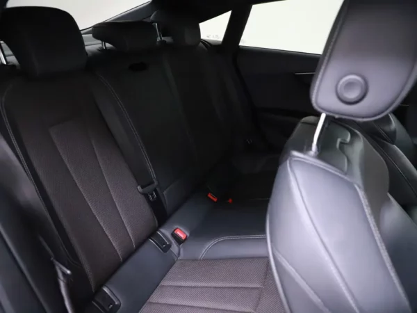 Photo 23 of 31 of WAUZZZF52JA089115 Audi A5 Sportback 1.4 TFSI Aut. Sport S-line Edition LED