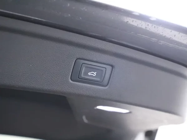 Photo 23 of 34 of WAUZZZF56KA068463 Audi A5 Sportback 35 TFSi Sport S-Tronic