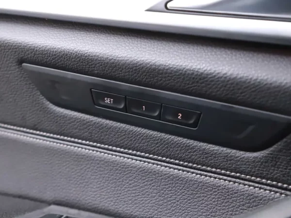 Photo 23 of 34 of WBAJL11080BC88242 BMW 5 Serie Touring 520i High Executive 5-drs Combi