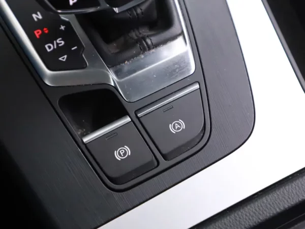 Photo 23 of 39 of WAUZZZFY7H2018880 Audi Q5 2.0 TFSI quattro Design Pro Line Plus LED