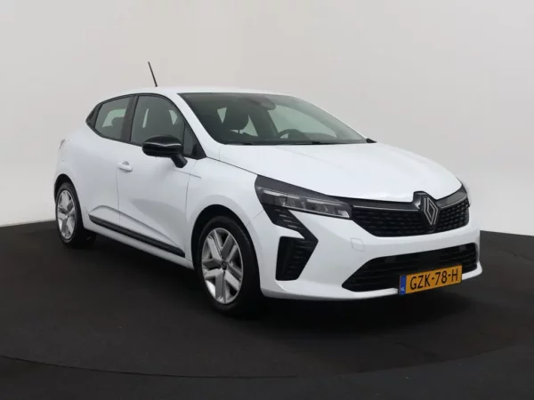 Photo 24 of 25 of VF1RJA00374065209 Renault Clio 1.6 E-Tech Full Hybrid 145