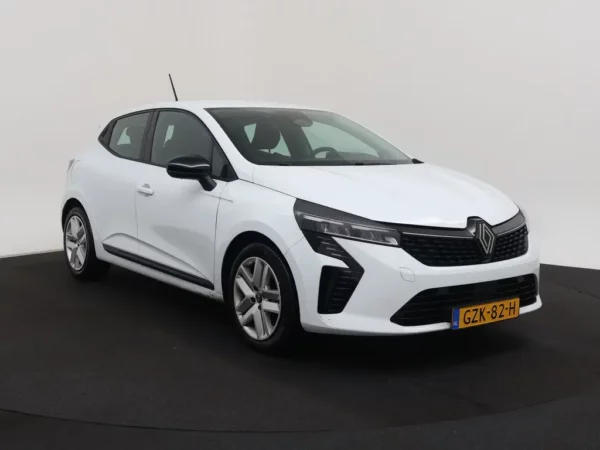 Photo 24 of 25 of VF1RJA00674065222 Renault Clio 1.6 E-Tech Full Hybrid 145