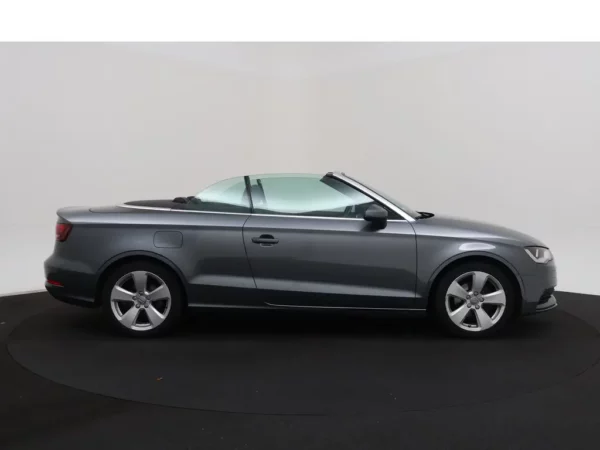 Photo 24 of 26 of WAUZZZ8V5F1133404 Audi A3 Cabriolet 1.4 TFSI CoD Ambition Pro Line Plus Softtop Stoelverw.