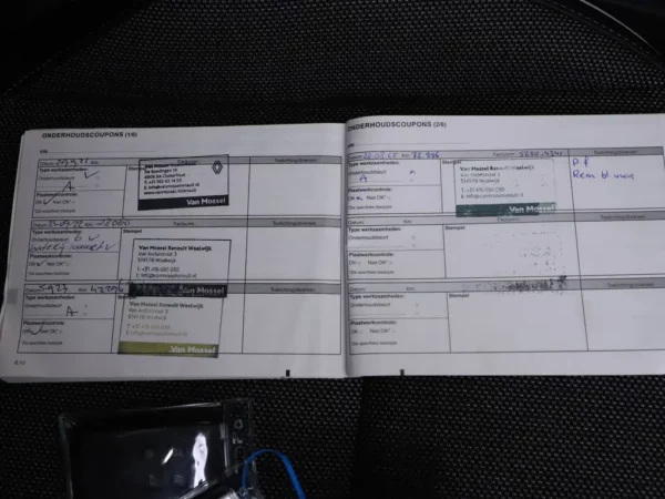 Photo 24 of 28 of VF1RJB00966036371 Renault Captur 1.0 TCe 100 Intens (5-drs