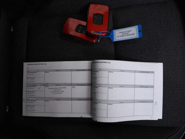 Photo 24 of 29 of VF1RJB00766260982 Renault Captur 1.6 E-Tech Plug-in Hybrid 160 Intens