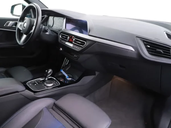 Photo 24 of 29 of WBA11AK0707G88610 BMW 2 Serie Gran Coupé 218i High