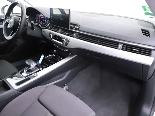 Photo 24 of 30 of WAUZZZF58LA021775 Audi A5 Sportback 40 TFSI Aut. Launch edition Business LED