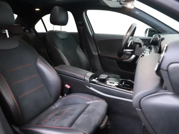 Photo 24 of 30 of WDD1771871J141650 Mercedes-Benz A-Klasse 200 Aut. Business Solution AMG