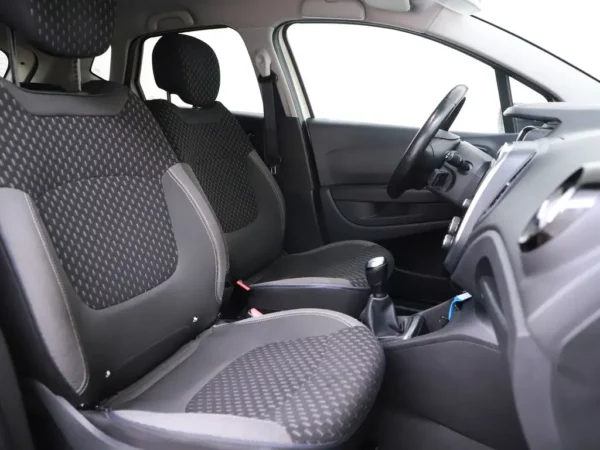 Photo 24 of 31 of VF1R8700763606314 Renault Captur 0.9 TCe Intens Navi