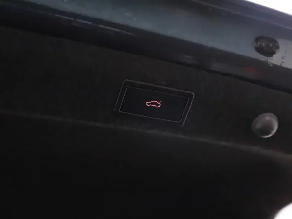 Photo 24 of 34 of TMBAP7NX0MY011246 Skoda Octavia 1.0 TSI Business Edition 5-drs Hatchb.