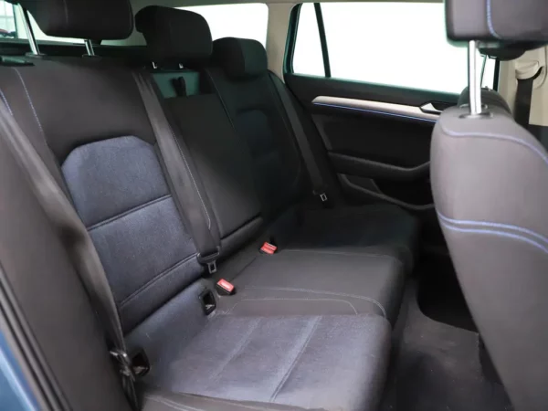 Photo 24 of 35 of WVWZZZ3CZHE054129 Volkswagen Passat Variant 1.4 TSI GTE Connected