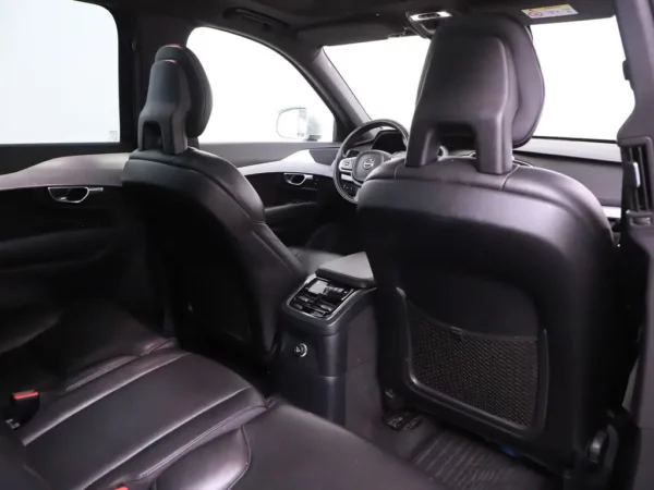 Photo 24 of 36 of YV1LFBABDH1149222 Volvo XC90 2.0 T8 Twin Engine AWD Inscription