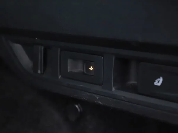 Photo 24 of 38 of TMBJP7NX4MY040099 Skoda Octavia Combi 1.0 TSI Business Edition Plus 5-drs Combi