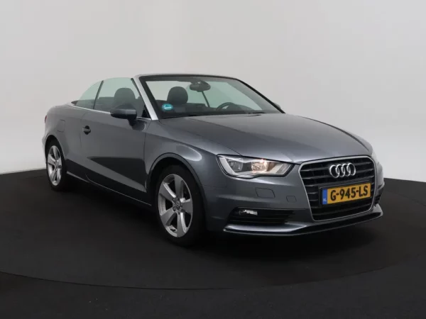 Photo 25 of 26 of WAUZZZ8V5F1133404 Audi A3 Cabriolet 1.4 TFSI CoD Ambition Pro Line Plus Softtop Stoelverw.