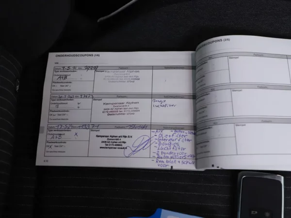 Photo 25 of 29 of VF1RJA00365530239 Renault Clio 1.0 TCe Intens LED