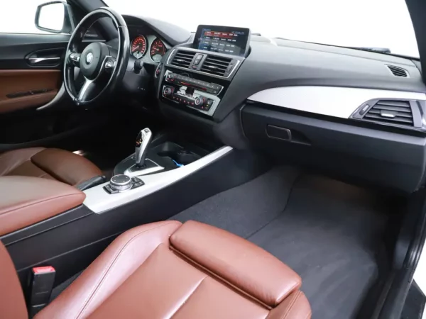 Photo 25 of 30 of WBA2F510X0V663191 BMW 2 Serie Coupé 230i Aut. Centennial High Executive Coupé M-Pack