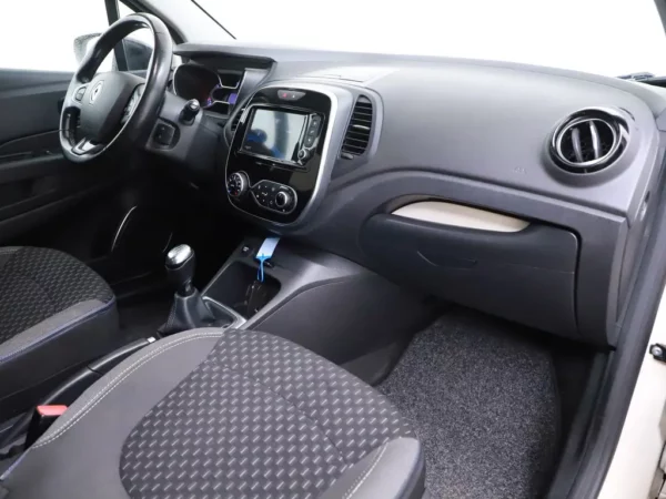 Photo 25 of 31 of VF1R8700763606314 Renault Captur 0.9 TCe Intens Navi