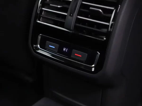 Photo 25 of 32 of WVWZZZ3CZJE179289 Volkswagen Passat 1.4 TSI ACT Comfortline 4-drs Sedan