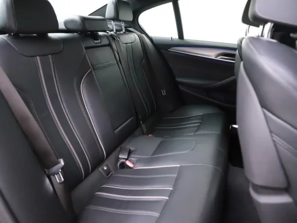 Photo 25 of 33 of WBAJR110X0WW57722 BMW 5 Serie 520i High Executive Edition (4-drs Sedan)