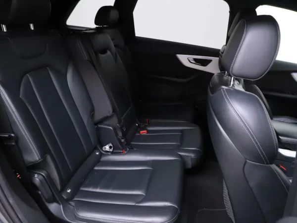 Photo 25 of 34 of WAUZZZ4M3LD007324 Audi Q7 55 TFSI quattro Pro Line S 7p