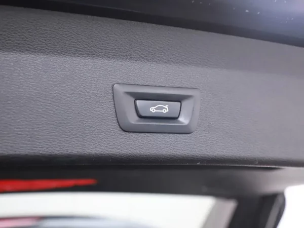 Photo 25 of 34 of WBAHS110605H03722 BMW X1 sDrive18i Aut. High Executive LED