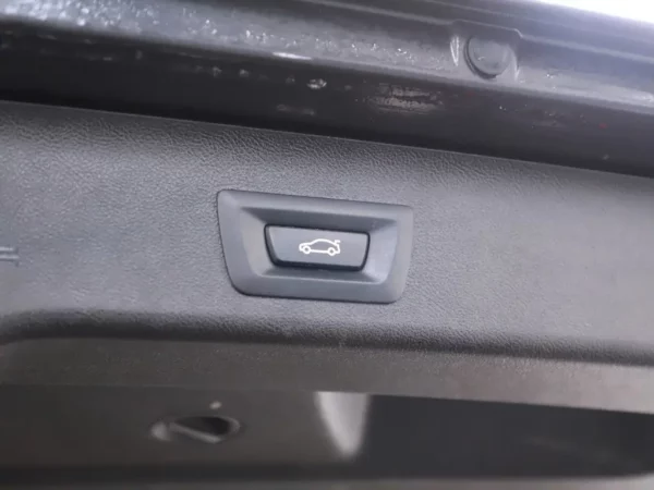 Photo 25 of 34 of WBAJL11080BC88242 BMW 5 Serie Touring 520i High Executive 5-drs Combi