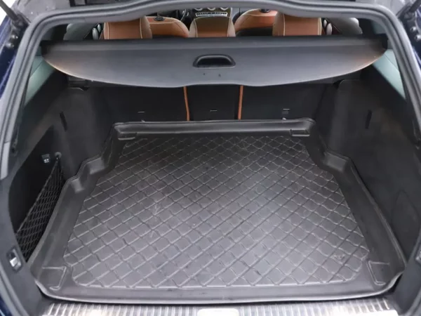 Photo 25 of 39 of WDD2052661F464977 Mercedes-Benz C-Klasse Estate 400 4MATIC Ambition