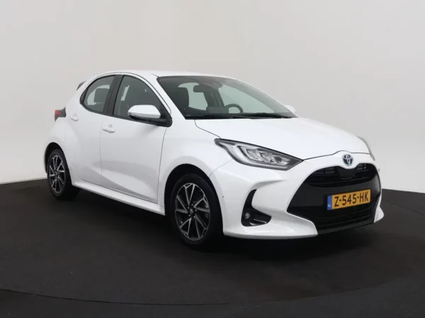 Photo 26 of 27 of YARKBAC3200180897 Toyota Yaris 1.5 Hybrid Dynamic 5-drs Hatchb