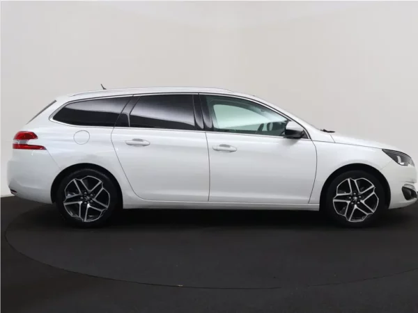 Photo 26 of 28 of VF3LRHNYHFS262025 Peugeot 308 SW 1.2 PureTech GT Line