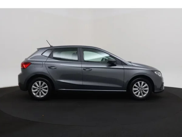 Photo 26 of 28 of VSSZZZKJZJR065267 SEAT Ibiza 1.0 TSI (5-drs Hatchb.)