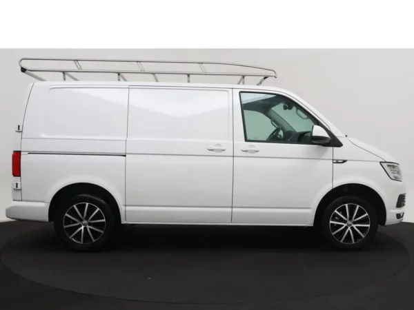 Photo 26 of 28 of WV1ZZZ7HZKX007862 Volkswagen Transporter 2.0 TDI L1H2 Highline (Bestel)
