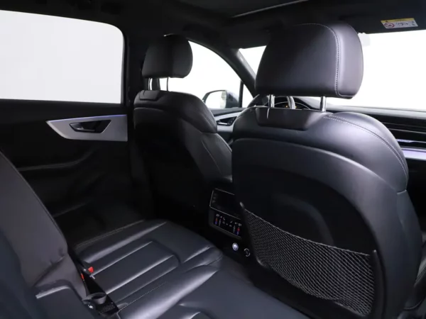 Photo 26 of 34 of WAUZZZ4M3LD007324 Audi Q7 55 TFSI quattro Pro Line S 7p