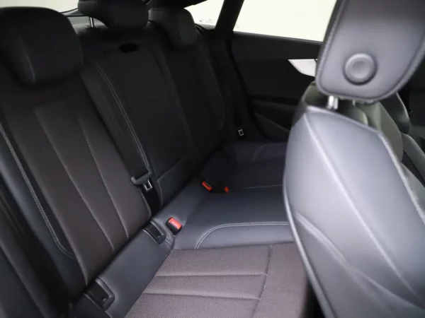 Photo 26 of 34 of WAUZZZF56KA068463 Audi A5 Sportback 35 TFSi Sport S-Tronic