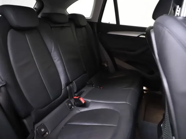 Photo 26 of 34 of WBAHS110605H03722 BMW X1 sDrive18i Aut. High Executive LED