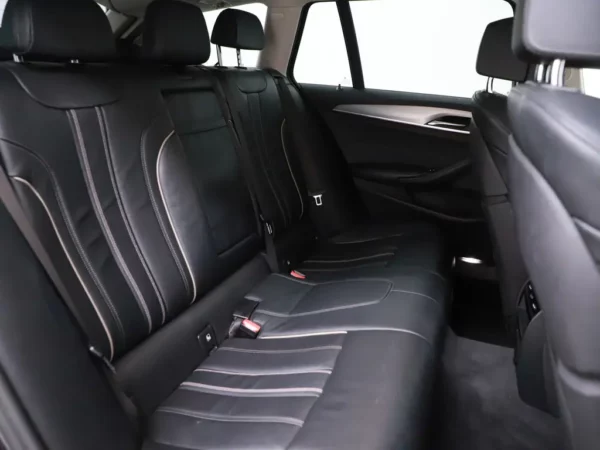 Photo 26 of 34 of WBAJL11080BC88242 BMW 5 Serie Touring 520i High Executive 5-drs Combi