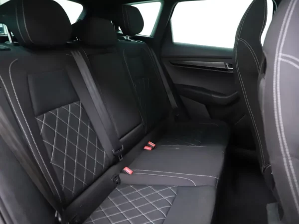 Photo 26 of 35 of TMBJR7NU3M2011227 Skoda Karoq 1.5 TSI ACT Sportline Business PANO