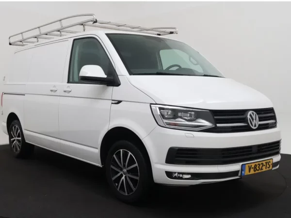 Photo 27 of 28 of WV1ZZZ7HZKX007862 Volkswagen Transporter 2.0 TDI L1H2 Highline (Bestel)