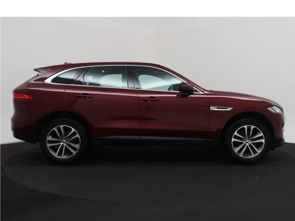 Photo 27 of 29 of SADCA2BN9HA071223 Jaguar F-Pace 2.0 Aut. Portfolio AWD 20d
