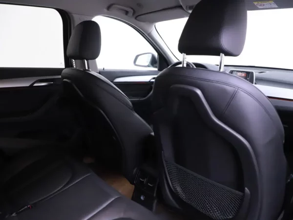 Photo 27 of 34 of WBAHS110605H03722 BMW X1 sDrive18i Aut. High Executive LED