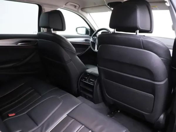 Photo 27 of 34 of WBAJL11080BC88242 BMW 5 Serie Touring 520i High Executive 5-drs Combi