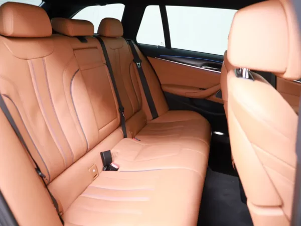 Photo 27 of 35 of WBA11CG000CL71888 BMW 5 Serie Touring 530e Business Edition Plus M-Pack